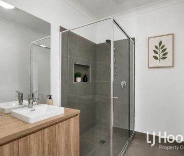 STUNNING HOME IN 'THE BANKS' - WALKING DISTANCE TO LOGAN RESERVE ST... - Photo 3