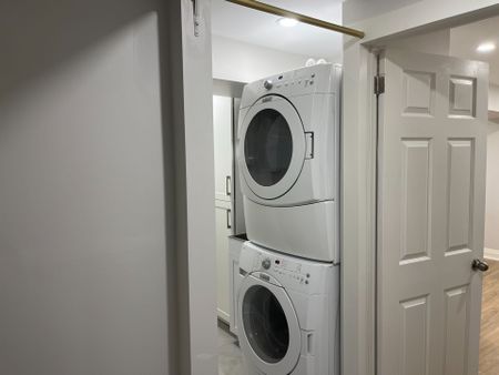 For Lease - 17 Applemore Road Unit# Basement, Toronto, Ontario - Photo 5