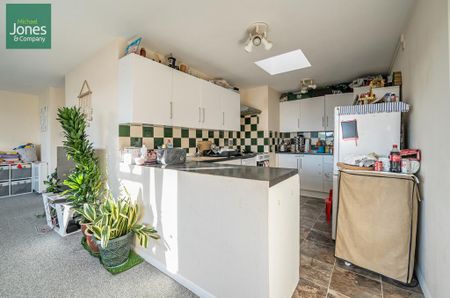 2 bedroom flat to rent - Photo 2