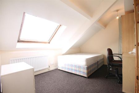 4 bedroom maisonette to rent - Photo 4