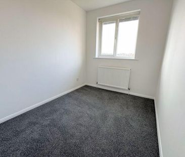 2 bedroom end of terrace house to rent - Photo 3