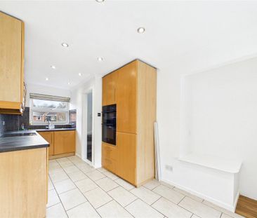 4 bedroom terraced house to rent - Photo 6