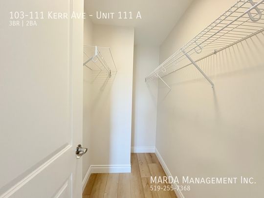 SPACIOUS 3-BEDROOM/2-BATH MAIN FLOOR UNIT WITH GARAGE+HYDRO&GAS - Photo 1