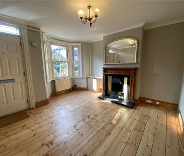 2 bedroom end of terrace house to rent - Photo 2