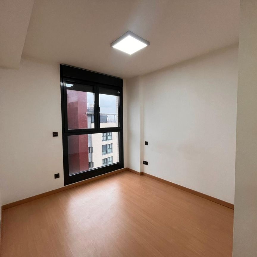 Piso de alquiler en Sanchinarro - Photo 1