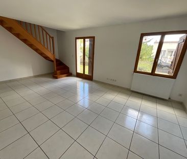 A LOUER - Allouis - Maison de 110m² avec jardin et garage. - Photo 2
