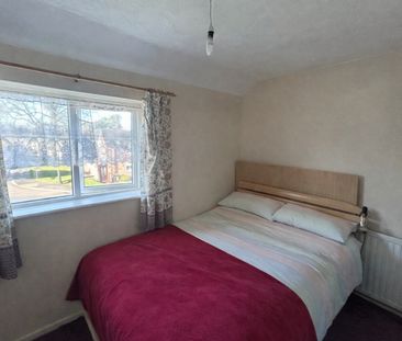 Homestall, Guildford - 3 bedrooms Property for lettings - Seymours - Photo 3