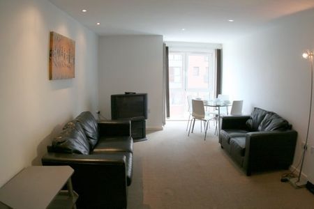 Sedgewick Court, Central Way, Warring... - Photo 2