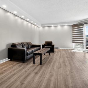 Available now, Golden Square Mile, 2 bdr condo, McGill University - Photo 2