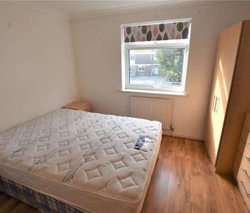 Waterside Close, London, SE16 - Photo 2