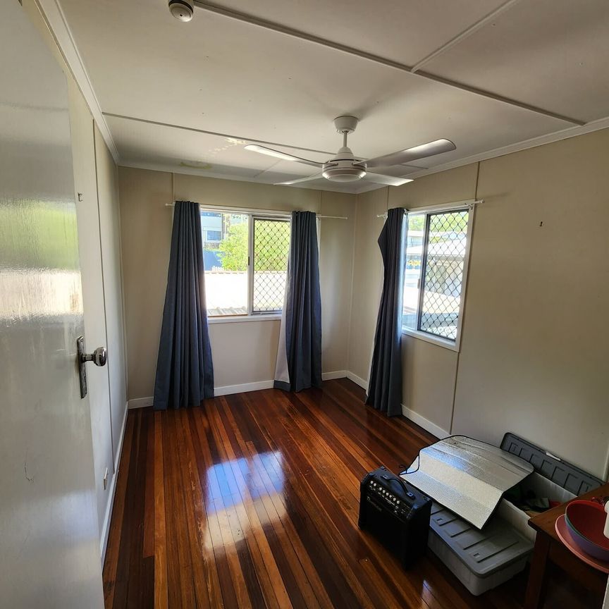 Stafford Heights - Photo 1