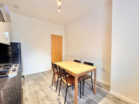 2 bedroom flat to rent - Photo 5