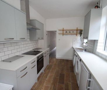 4 bedroom terraced house to rent - Photo 4