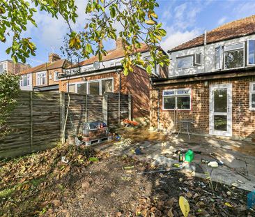 4 bedroom semi-detached house to rent - Photo 2