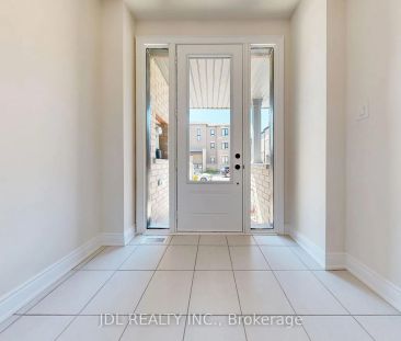 Condo Townhouse For Lease | N9249432 - Photo 2