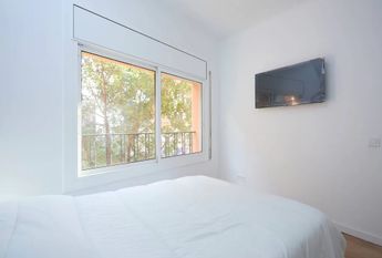 Carrer de Neopàtria, Barcelona, Catalonia 08030