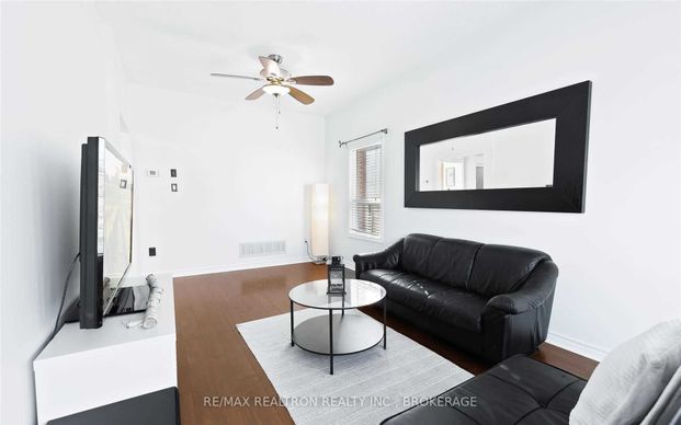 For Lease - 6 Depeuter Crescent, Bradford West Gwillimbury, Ontario - Photo 1