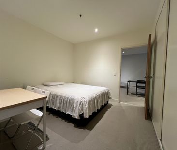 Furnished 2-Bedroom Apartment with Car Space in QV Precinct - Photo 2