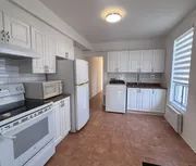 1 room apartment of 74m² in Montreal - Photo 2