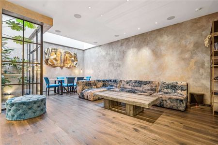 A beautiful family home in North Kensington - Photo 5