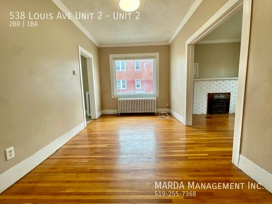 BEAUTIFULLY UPDATED 2BED/1BATH APARTMENT + HYDRO & GAS - Photo 1