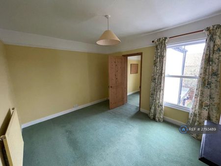 2 bedroom end of terrace house to rent - Photo 3