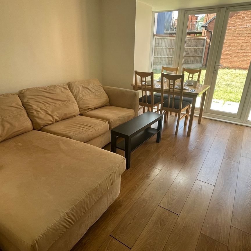 4 Bed Semi-Detached House, Lockside Place, CV1 - Photo 1