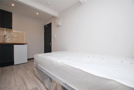 1 bedroom house of multiple occupation to rent - Photo 4