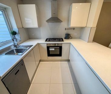 3 bedroom terraced house to rent - Photo 4