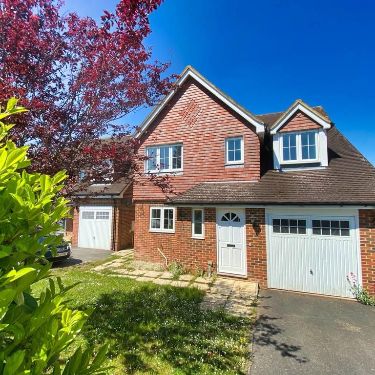 4 bedroom detached house to rent - Photo 1