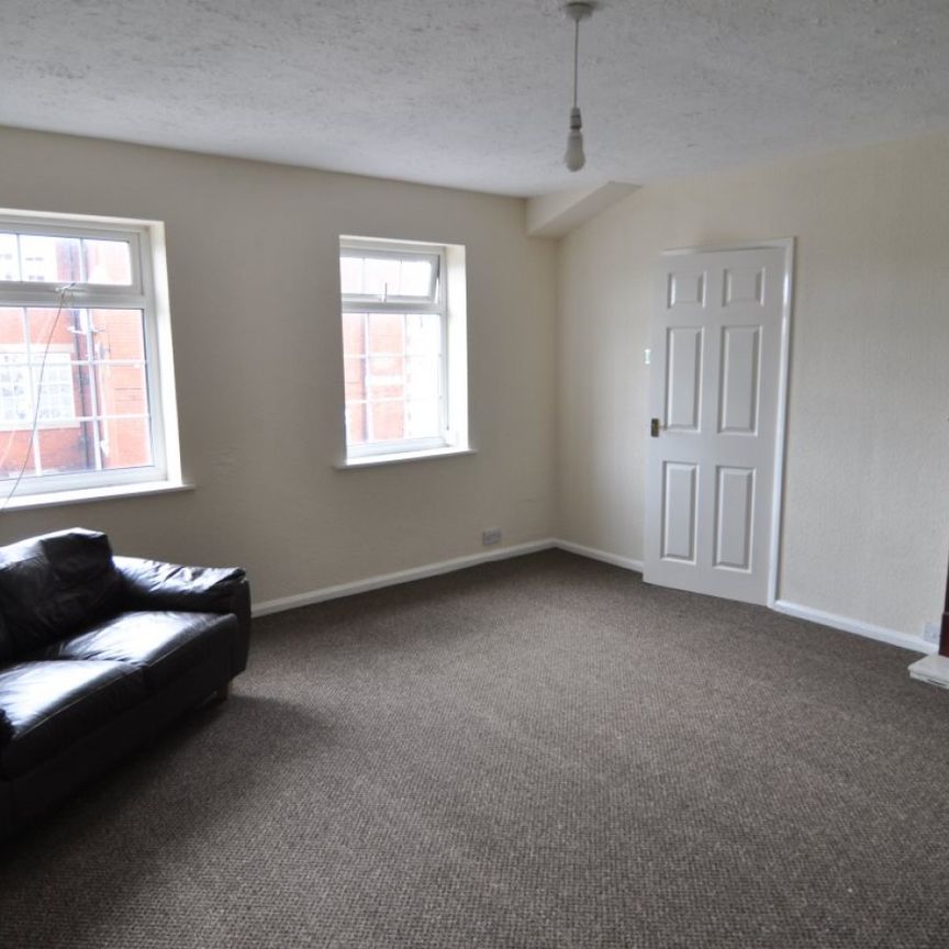2 bed Flat - To Let - Photo 1