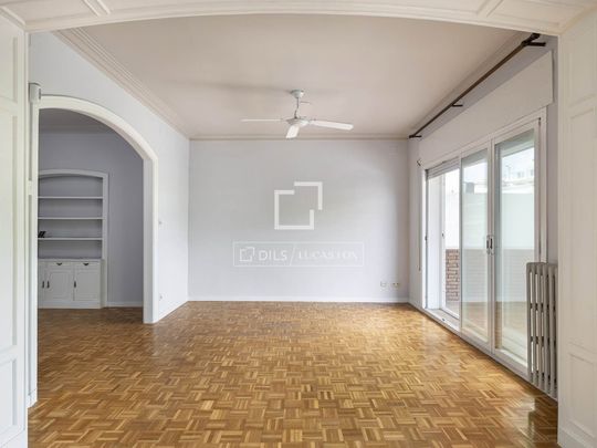 Fantastic 4 bedroom apartment with terrace for rent in Sant Gervasi - Photo 1