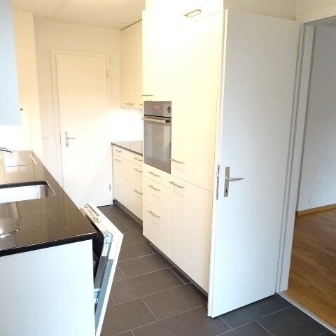 Moderne 3.5-ZW à 81 m² im 2. OG mit Cheminée - Foto 1