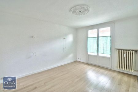 Location Appartement 3 pièces 56m² ST ETIENNE 42000 - Photo 2