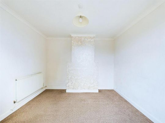 3 bedroom end of terrace house to rent - Photo 1