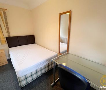 5 bedroom semi-detached house to rent - Photo 5