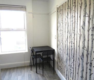 27 Furzehill Road - Photo 2
