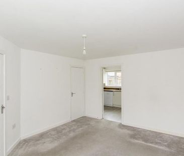 3 bedroom end of terrace house to rent - Photo 4
