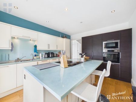 3 bedroom flat to rent - Photo 5