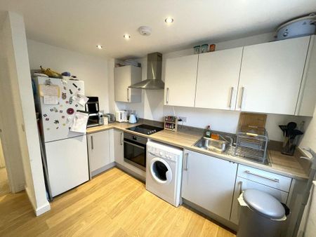 2 bedroom flat to rent - Photo 4