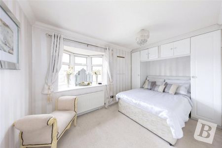 2 bedroom semi-detached house to rent - Photo 5