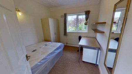 5 bedroom semi-detached house to rent - Photo 4