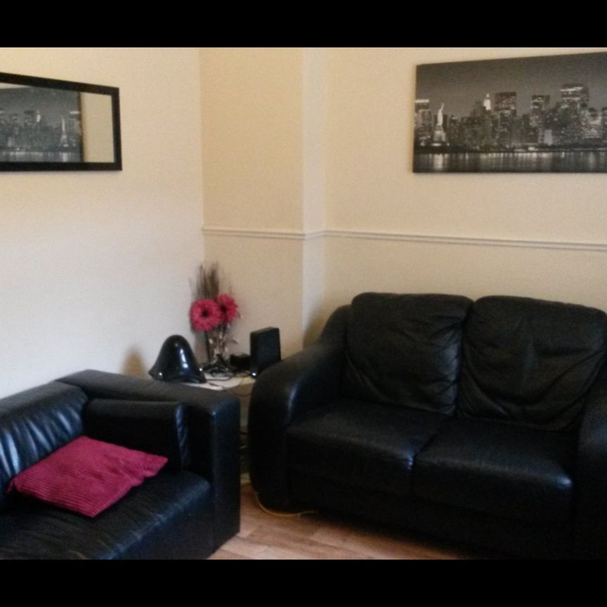 Room in a Shared House, New Cross Street, M5 - Photo 1