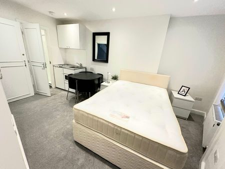 Bear Street, London - Photo 3