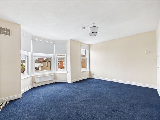 3 bedroom apartment to rent - Photo 1