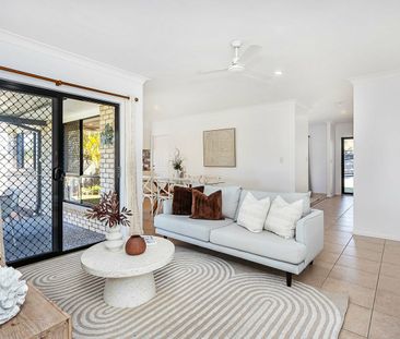 Spacious Family Living in a Peaceful Cul-de-Sac – Solar, Privacy & ... - Photo 2
