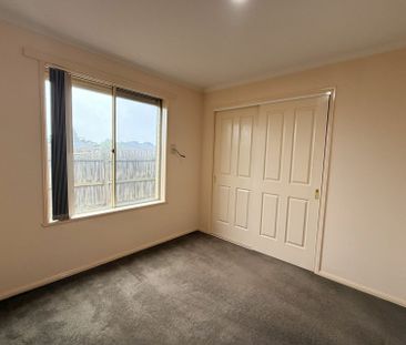 1 Nilufa Court, Hampton Park VIC - Photo 5