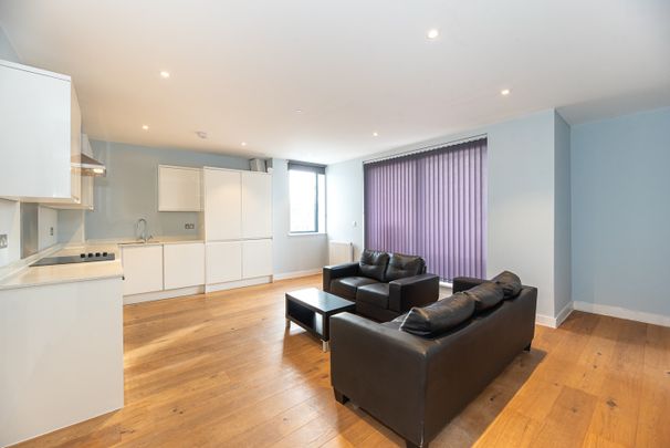 2 Bed Flat, Streatham, SW16 - Photo 1