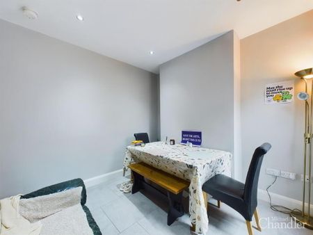 29 Hatfield Street, Belfast, BT7 2FB - Photo 4