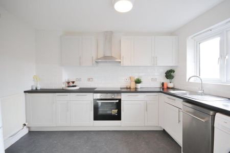 4 bedroom house to rent - Photo 3